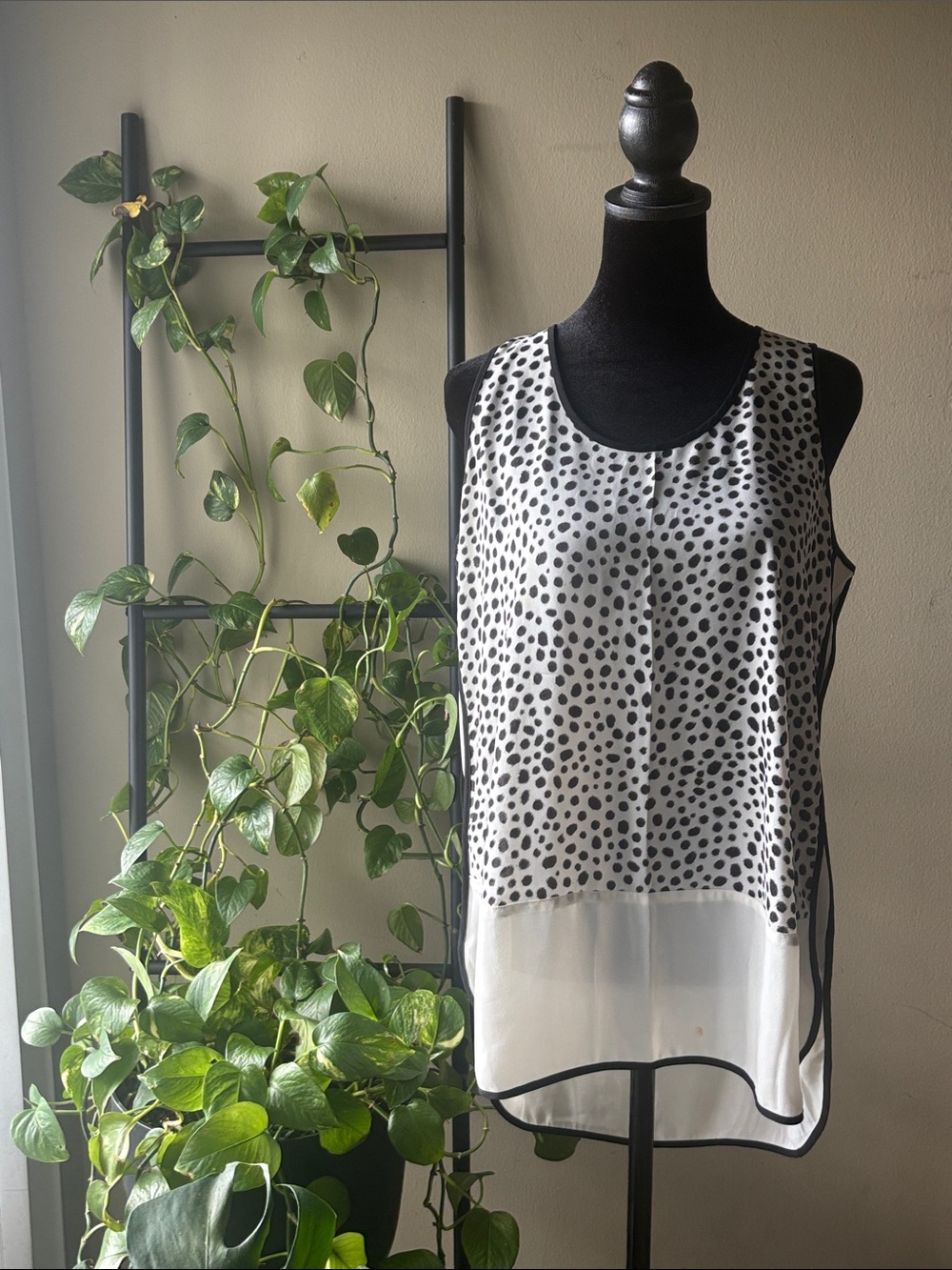 Womens Black & White Polka Dot Sleeveless Blouse
